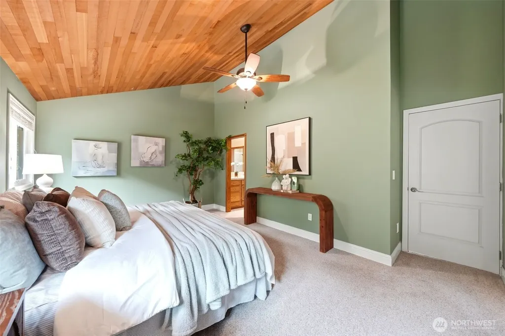 301 128th Avenue NE Bellevue WA 98005