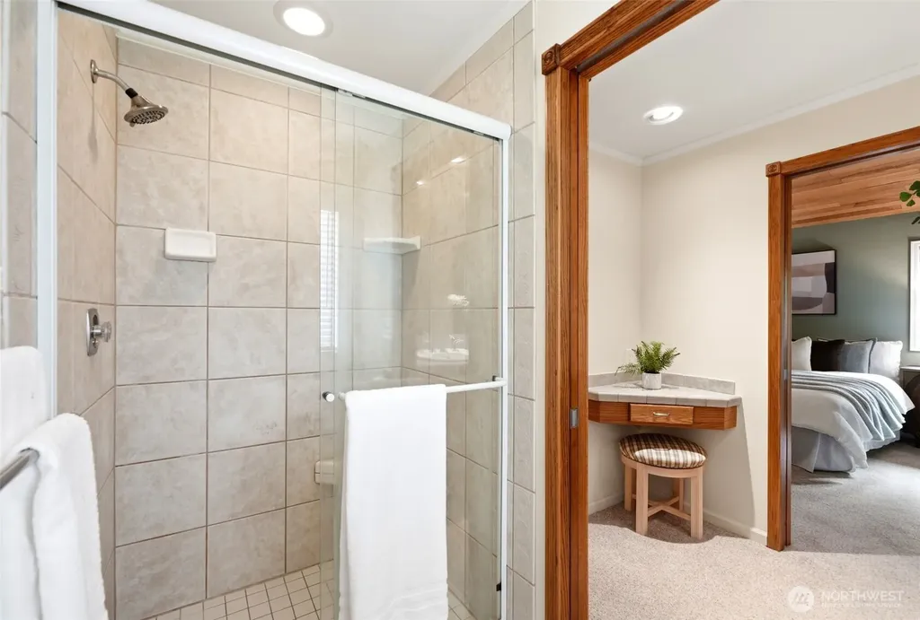 301 128th Avenue NE Bellevue WA 98005