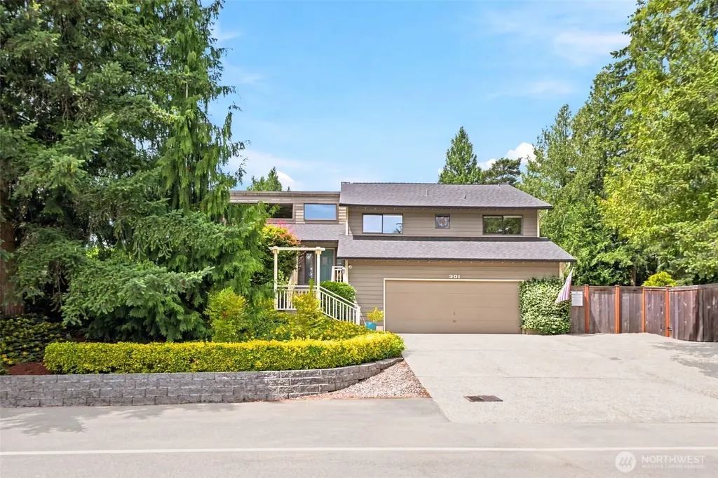 301 128th Avenue NE Bellevue WA 98005