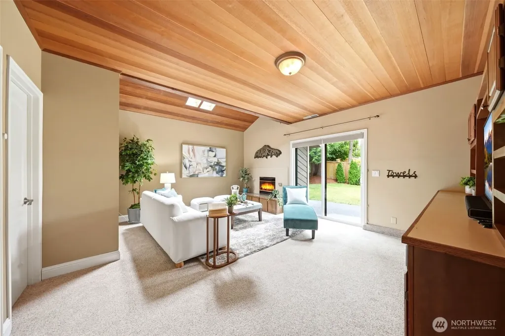 301 128th Avenue NE Bellevue WA 98005