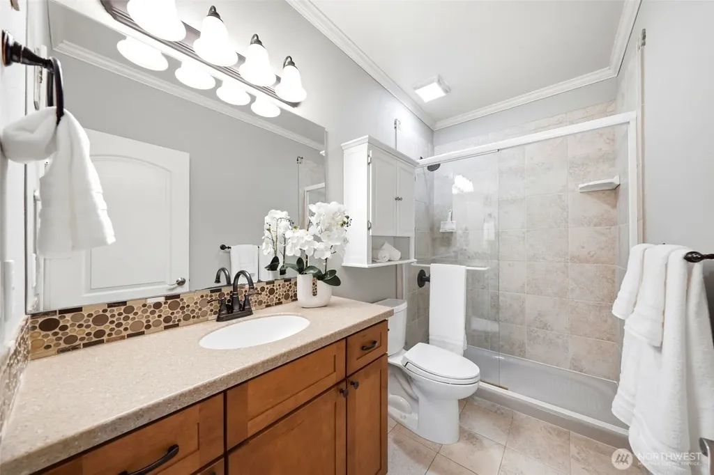 301 128th Avenue NE Bellevue WA 98005