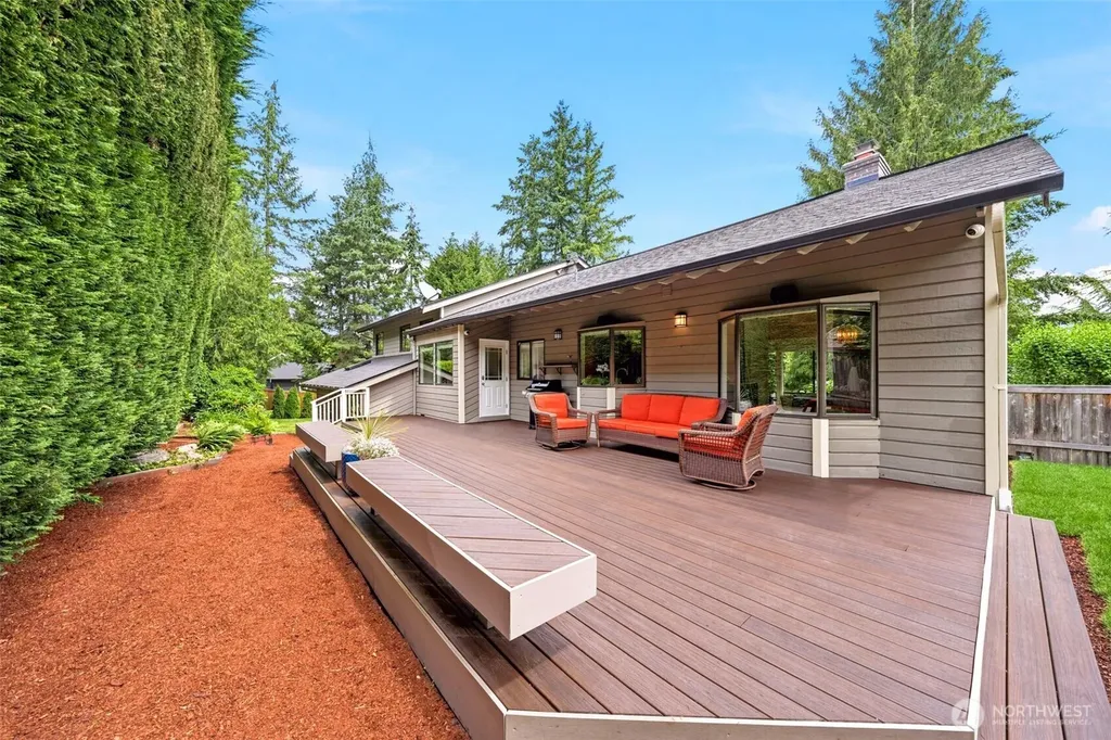 301 128th Avenue NE Bellevue WA 98005