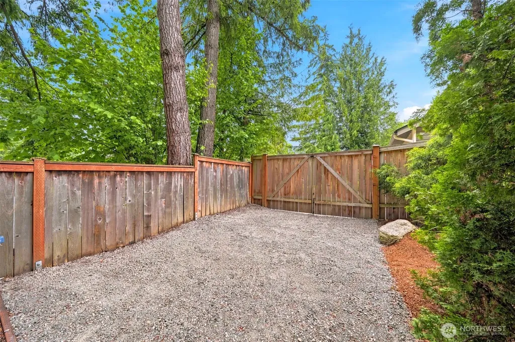301 128th Avenue NE Bellevue WA 98005