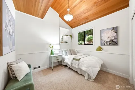 301 128th Avenue NE Bellevue WA 98005
