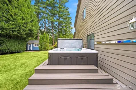 301 128th Avenue NE Bellevue WA 98005