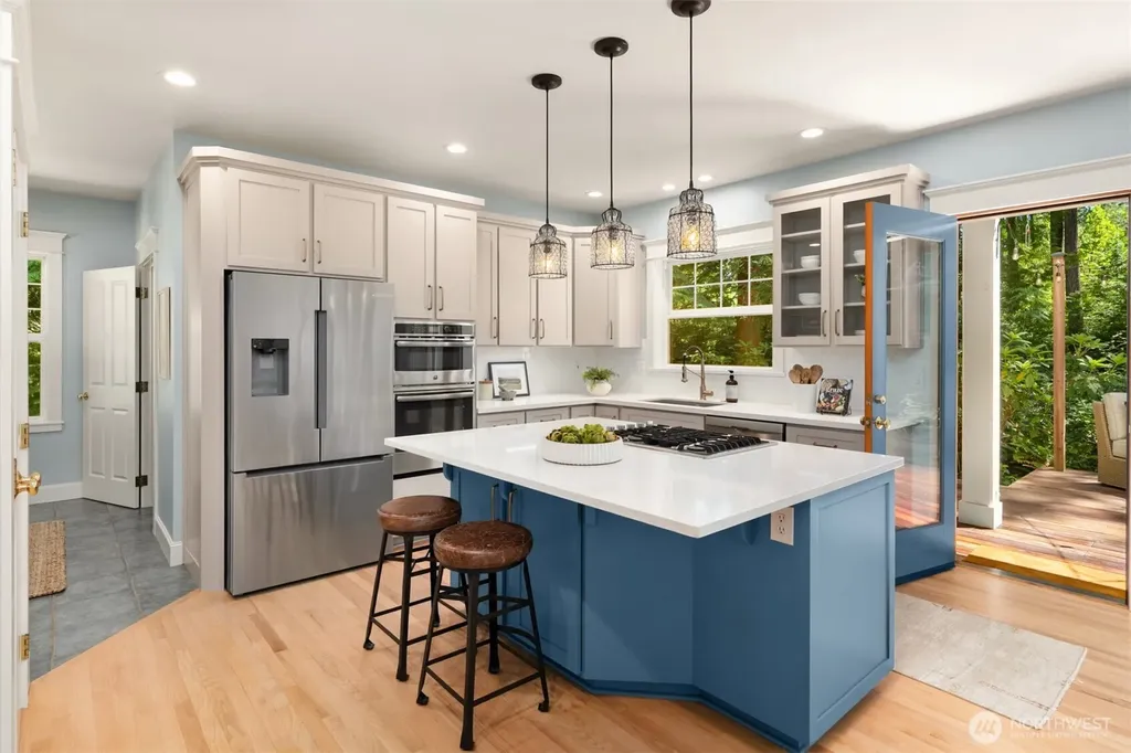 8363 NE Sumanee Place Bainbridge Island WA 98110