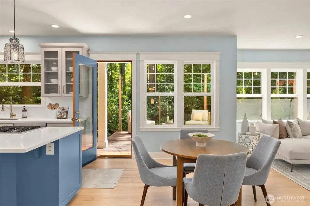 8363 NE Sumanee Place Bainbridge Island WA 98110