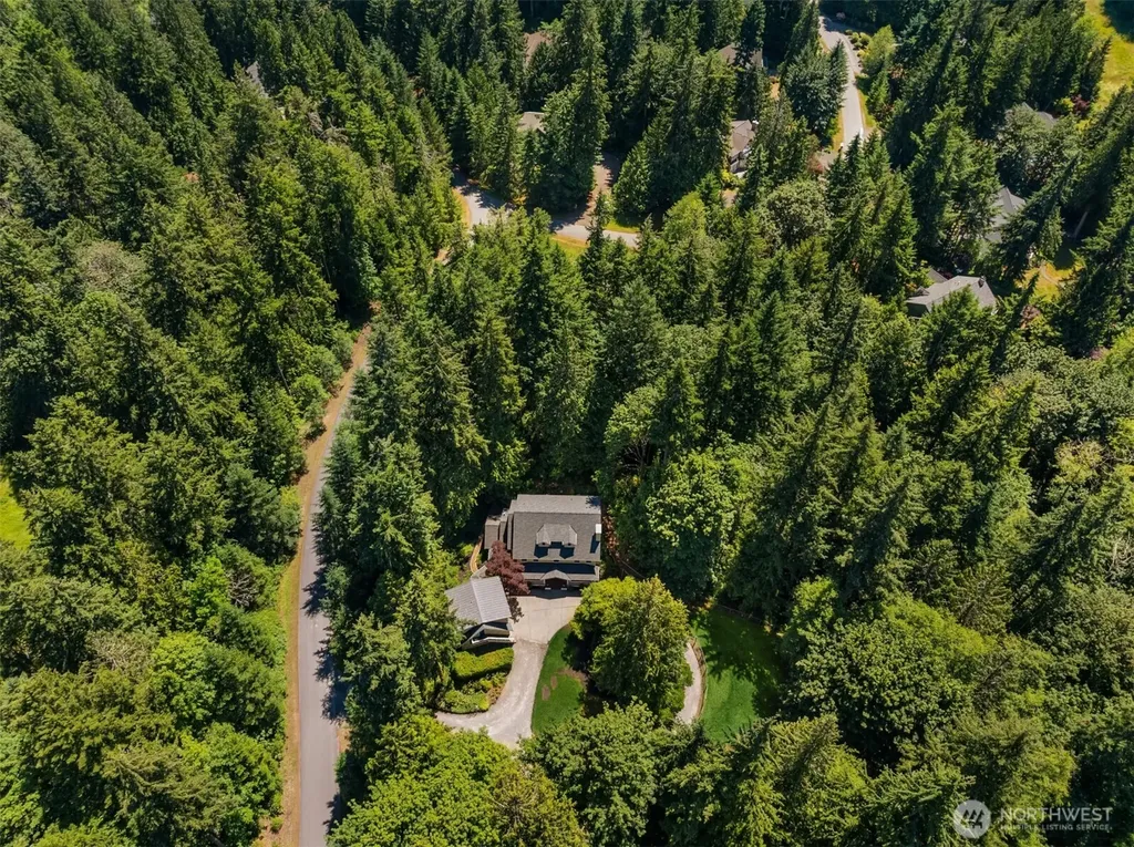 8363 NE Sumanee Place Bainbridge Island WA 98110