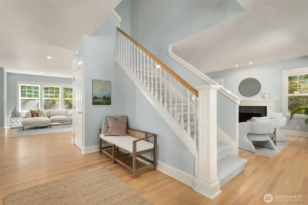 8363 NE Sumanee Place Bainbridge Island WA 98110