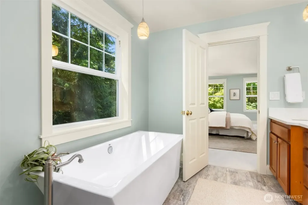8363 NE Sumanee Place Bainbridge Island WA 98110