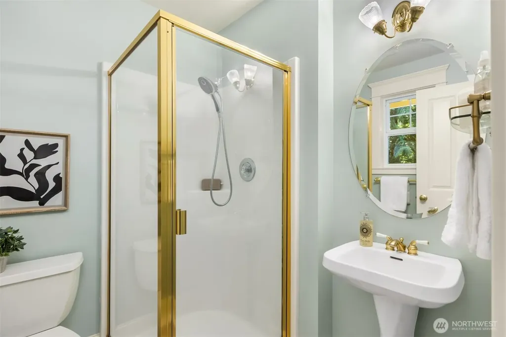 8363 NE Sumanee Place Bainbridge Island WA 98110