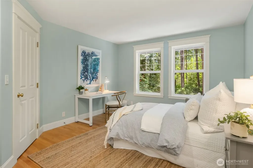 8363 NE Sumanee Place Bainbridge Island WA 98110