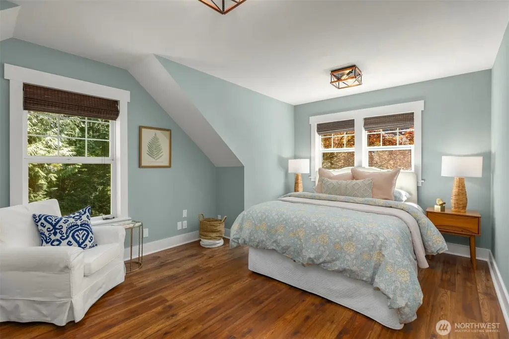 8363 NE Sumanee Place Bainbridge Island WA 98110