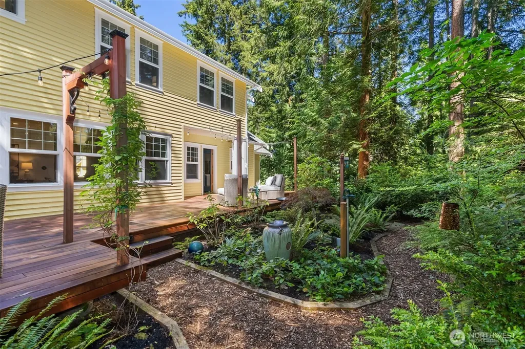 8363 NE Sumanee Place Bainbridge Island WA 98110