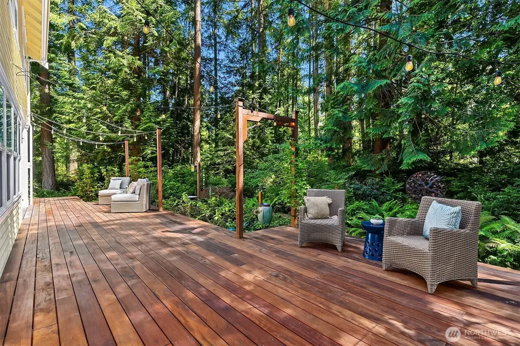 8363 NE Sumanee Place Bainbridge Island WA 98110