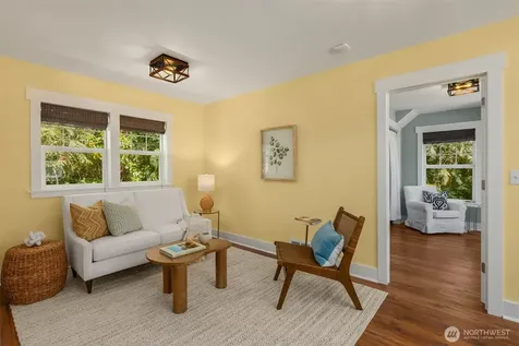 8363 NE Sumanee Place Bainbridge Island WA 98110