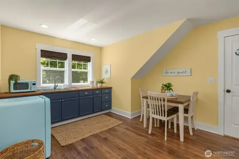 8363 NE Sumanee Place Bainbridge Island WA 98110