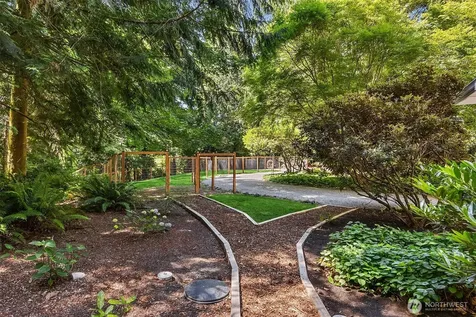 8363 NE Sumanee Place Bainbridge Island WA 98110