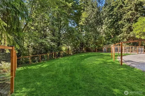 8363 NE Sumanee Place Bainbridge Island WA 98110