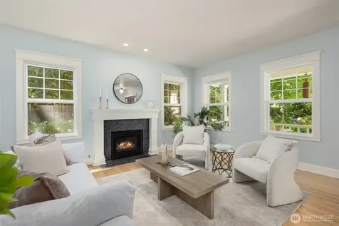 8363 NE Sumanee Place Bainbridge Island WA 98110