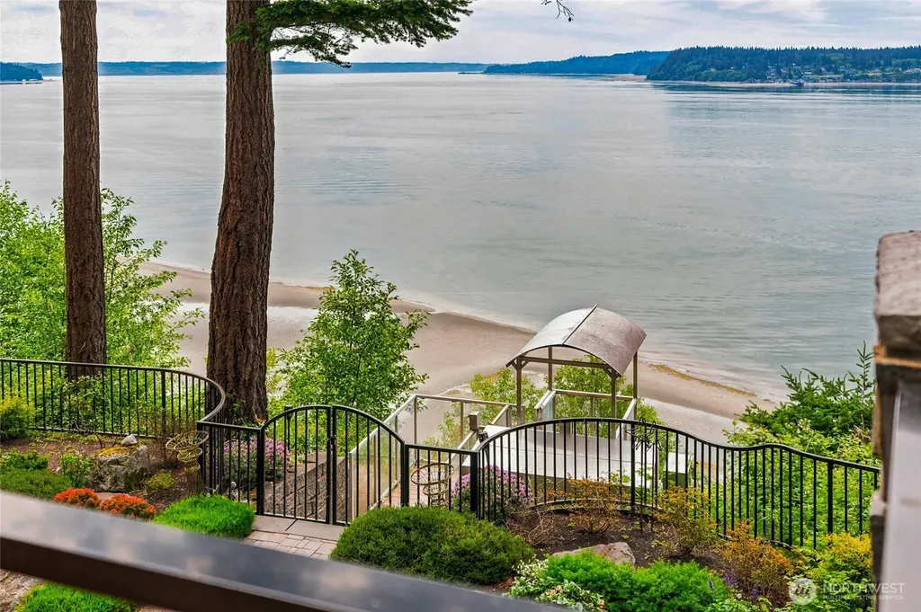 4898 S Camano Drive Camano Island WA 98282