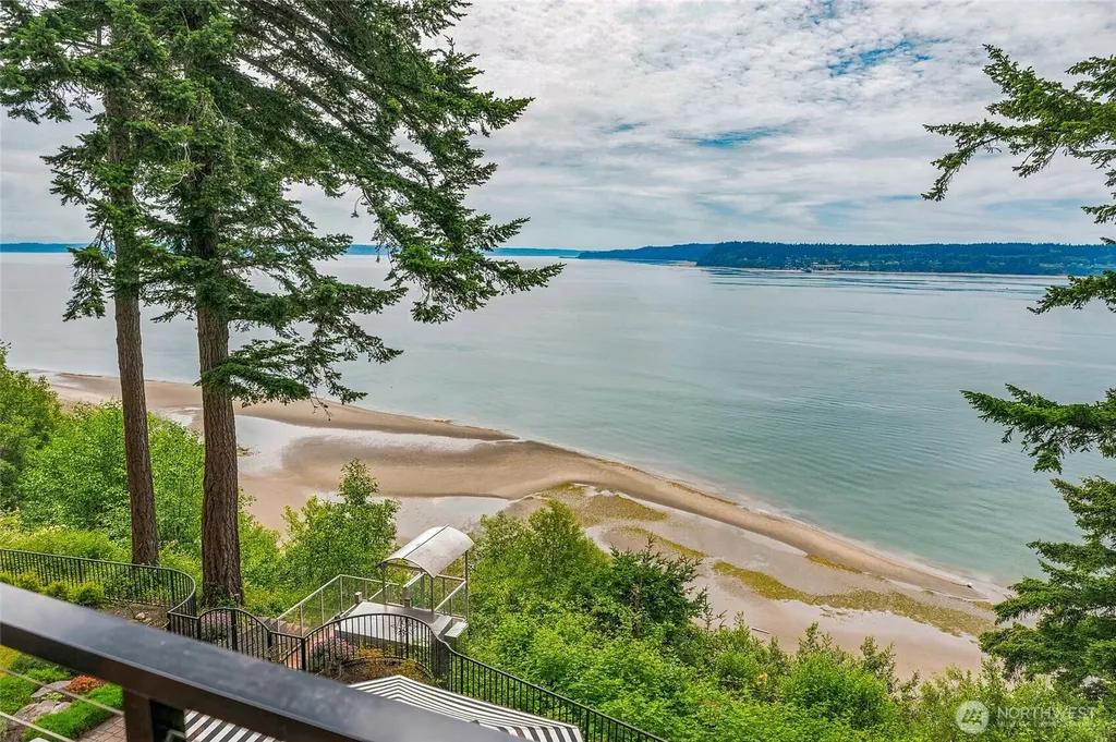 4898 S Camano Drive Camano Island WA 98282