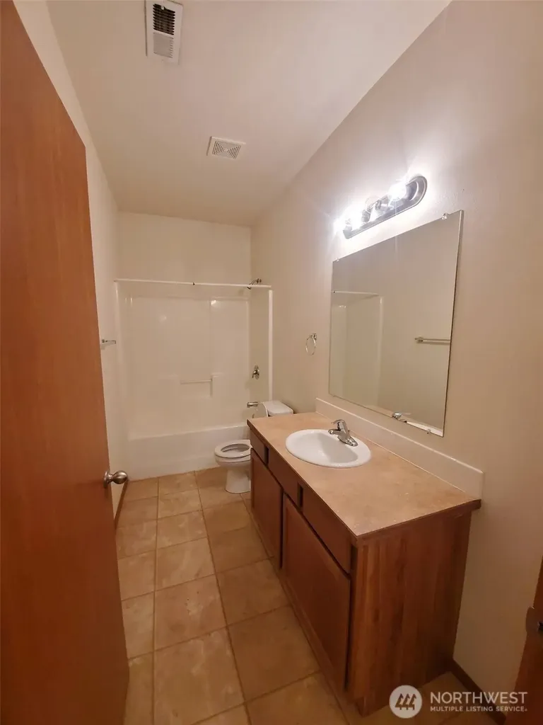 1729 W Bemis Street Moses Lake WA 98837