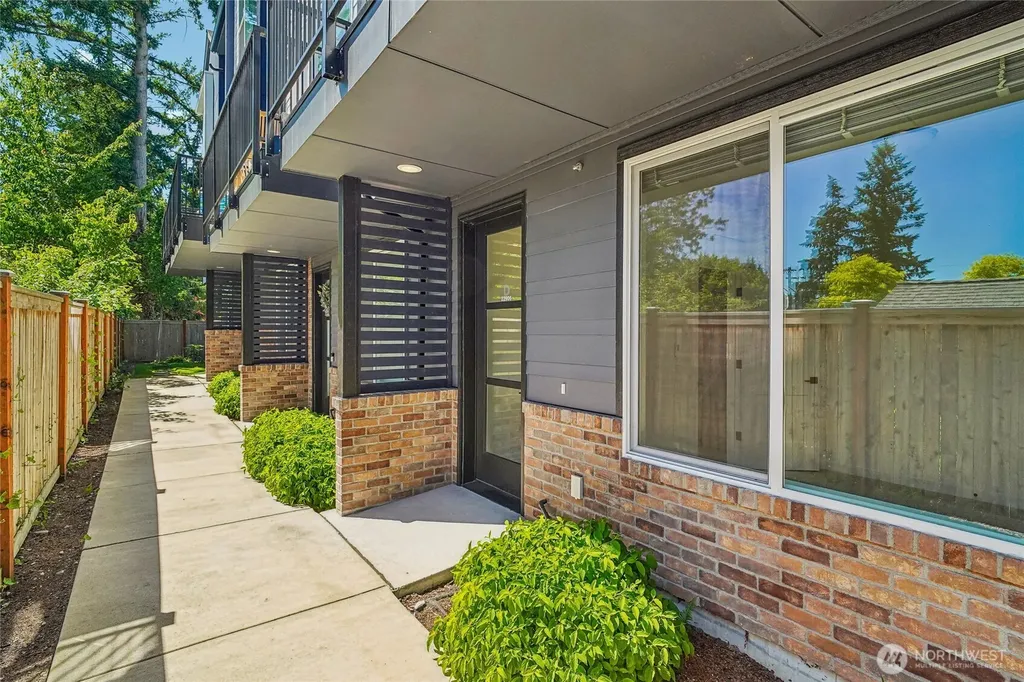22906 56th Avenue W Mountlake Terrace WA 98043