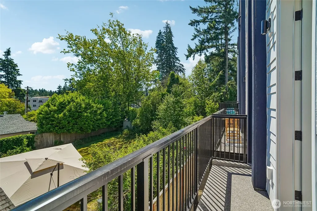 22906 56th Avenue W Mountlake Terrace WA 98043