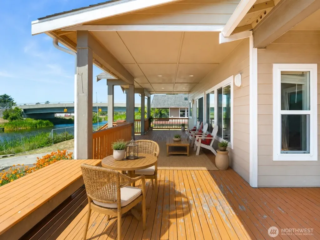 709 Wawona Avenue SW Ocean Shores WA 98569