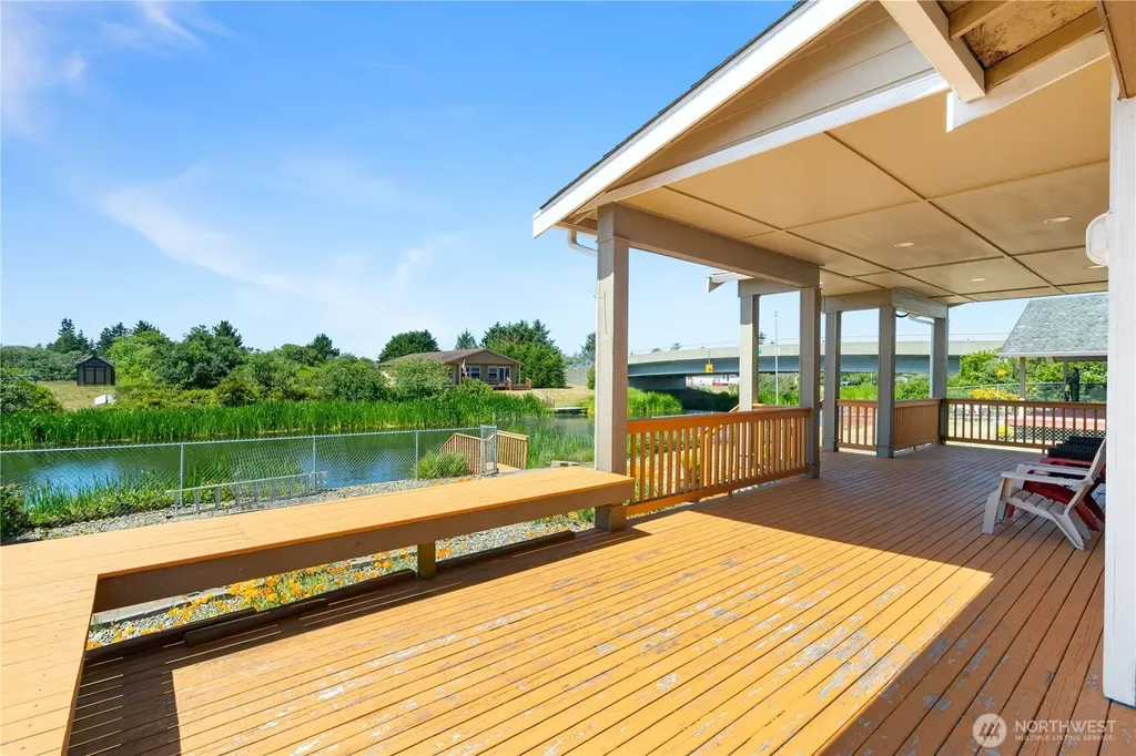 709 Wawona Avenue SW Ocean Shores WA 98569