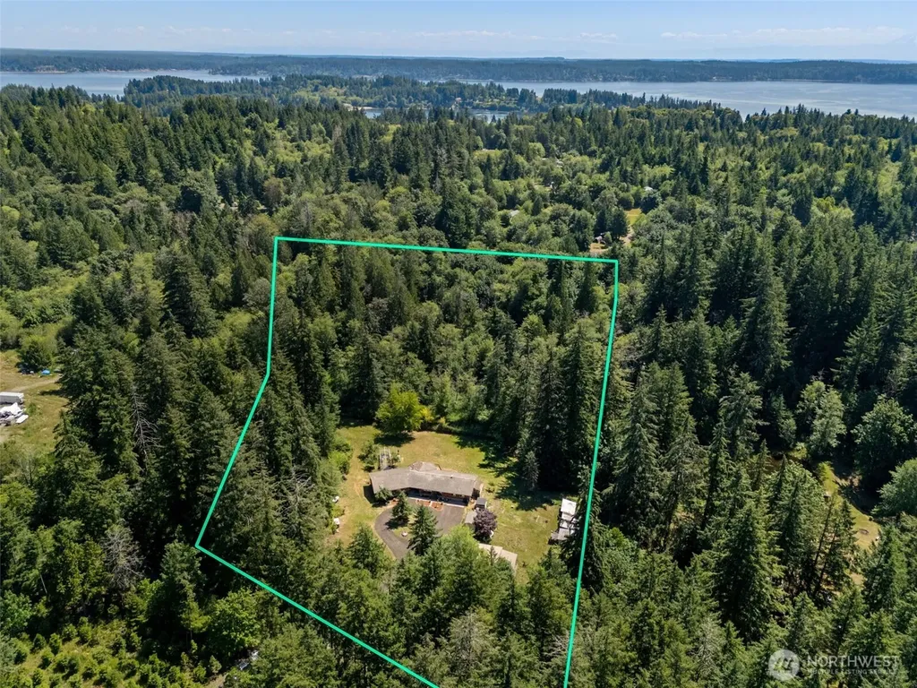 470 E Murray Road N Grapeview WA 98546