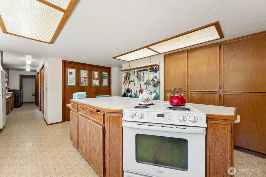 470 E Murray Road N Grapeview WA 98546