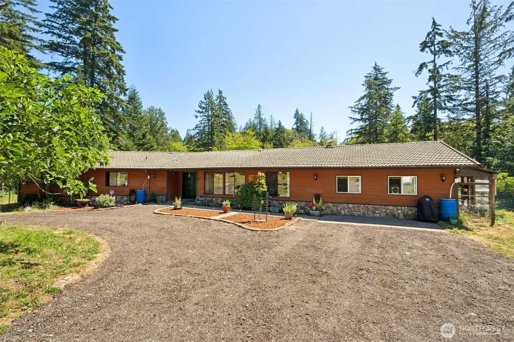 470 E Murray Road N Grapeview WA 98546