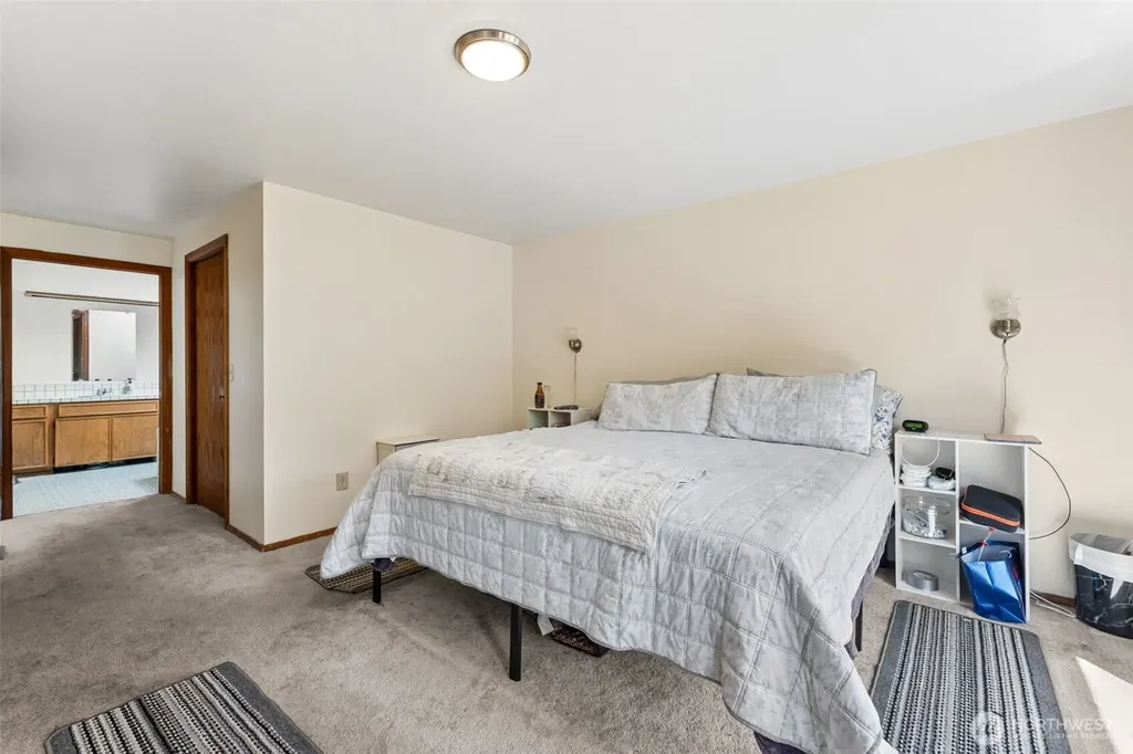 470 E Murray Road N Grapeview WA 98546