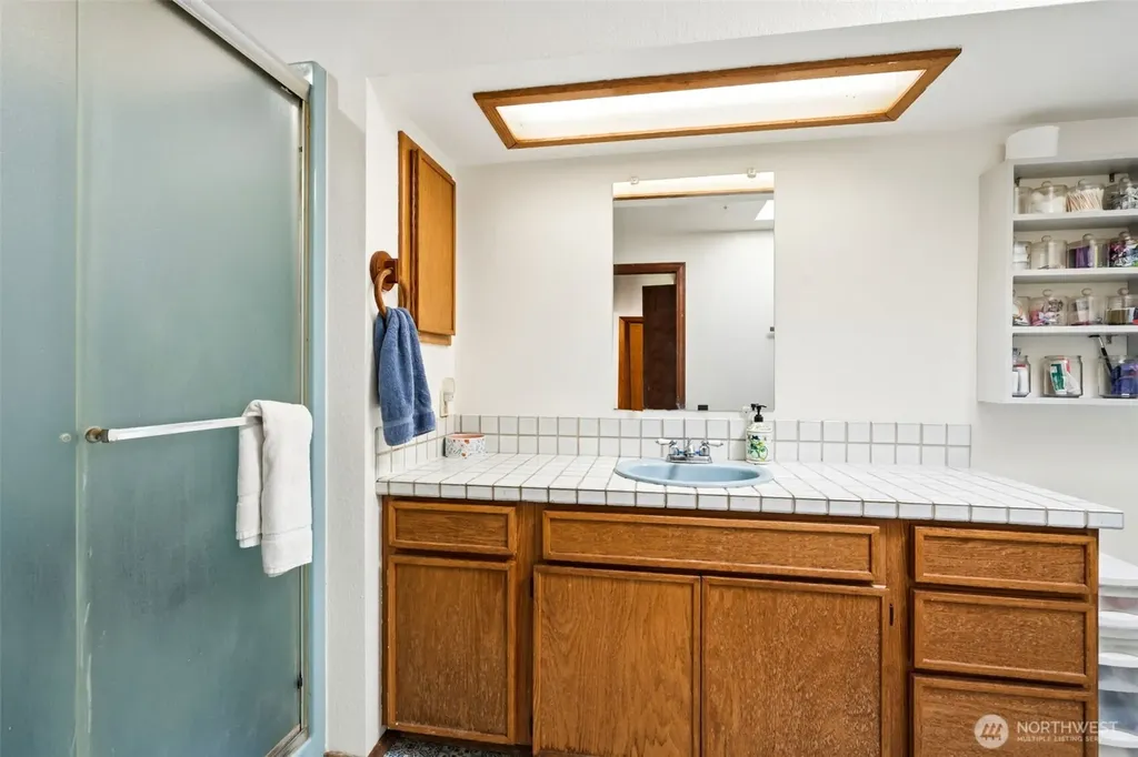 470 E Murray Road N Grapeview WA 98546