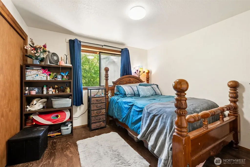 470 E Murray Road N Grapeview WA 98546