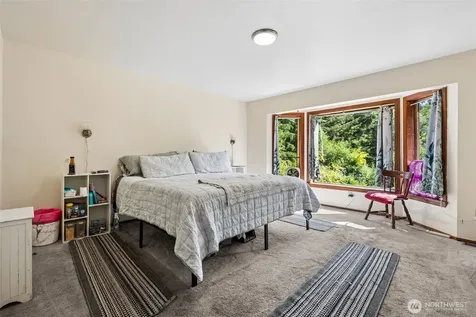 470 E Murray Road N Grapeview WA 98546