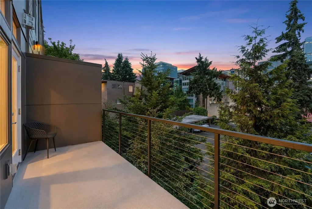 10762 1st Drive Bellevue WA 98004