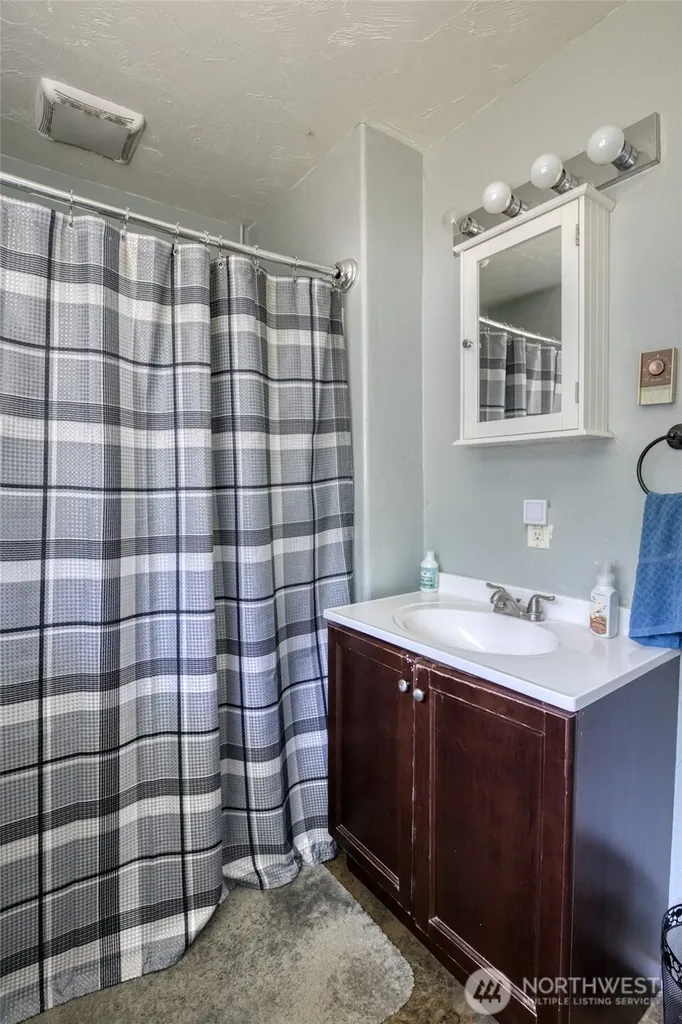 14791 Us 101 Highway Shelton WA 98584