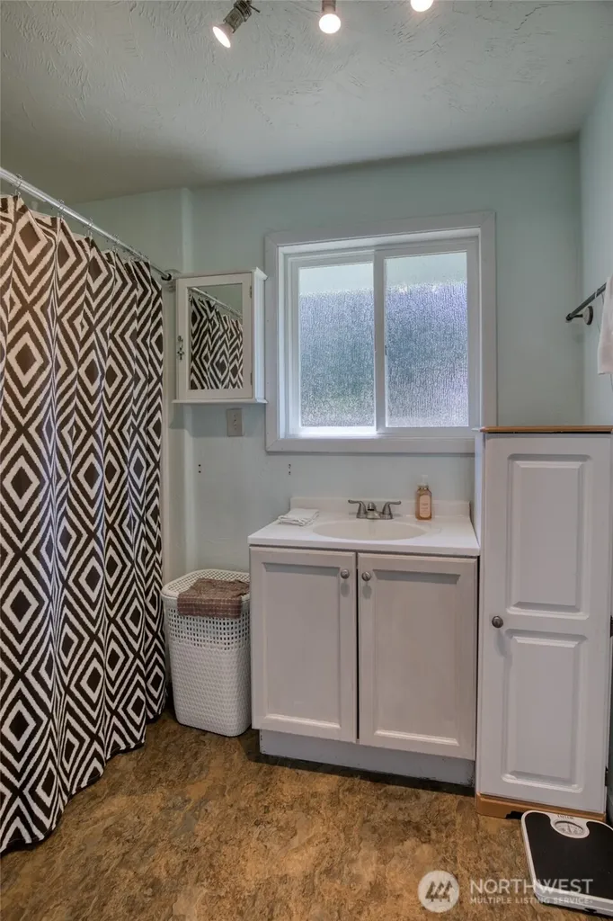 14791 Us 101 Highway Shelton WA 98584