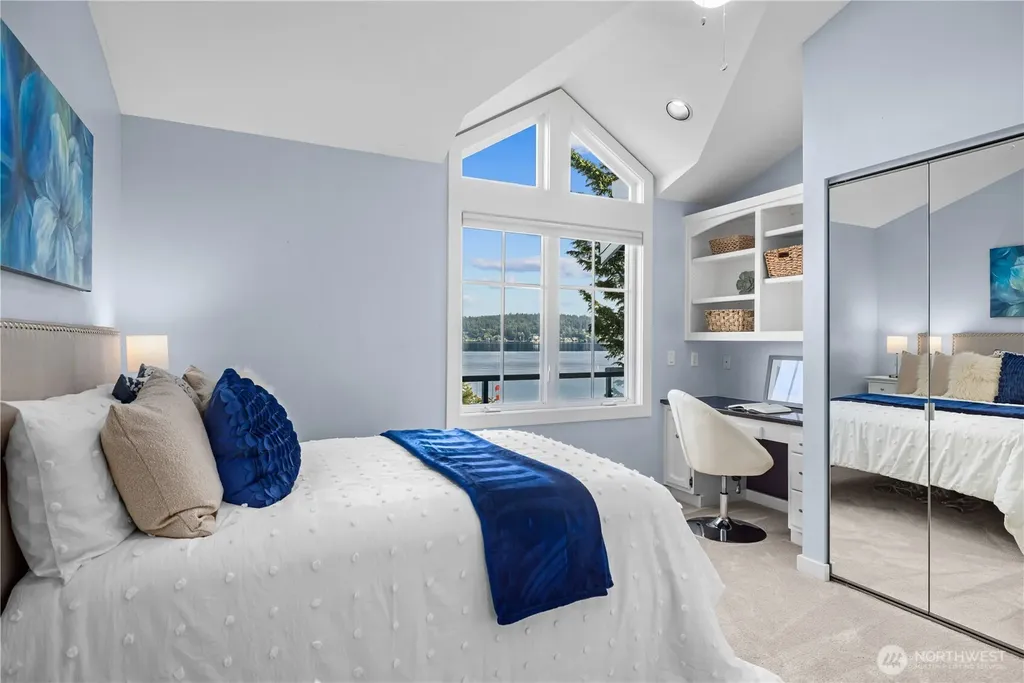 528 W Lake Sammamish Parkway SE Bellevue WA 98008