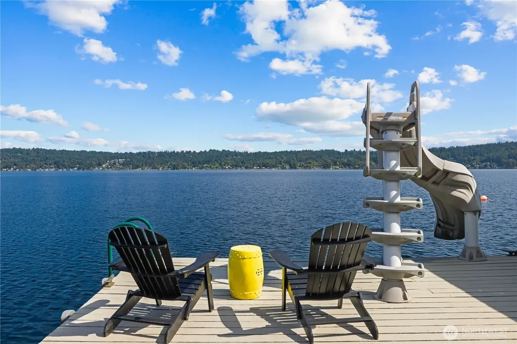 528 W Lake Sammamish Parkway SE Bellevue WA 98008