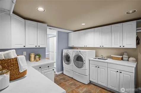 528 W Lake Sammamish Parkway SE Bellevue WA 98008