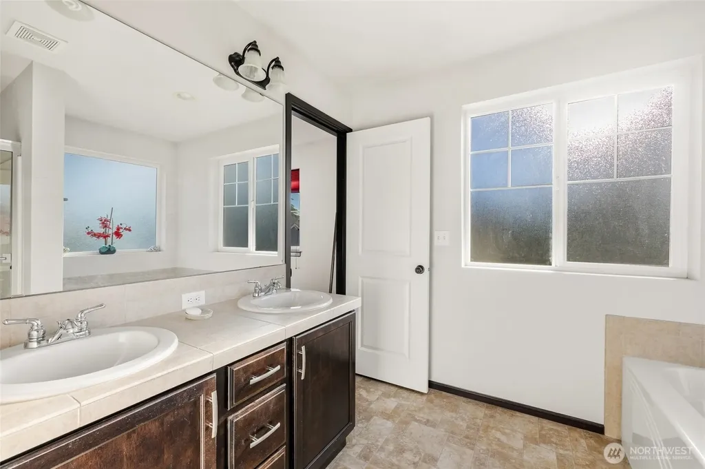 11625 10th Place W Everett WA 98204