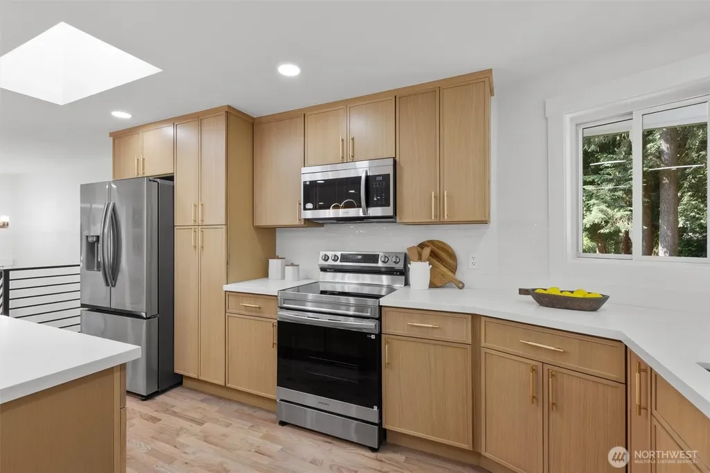 6126 189th Place SW Lynnwood WA 98036