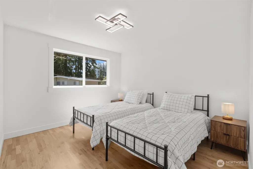 6126 189th Place SW Lynnwood WA 98036