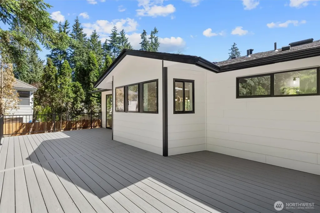 6126 189th Place SW Lynnwood WA 98036