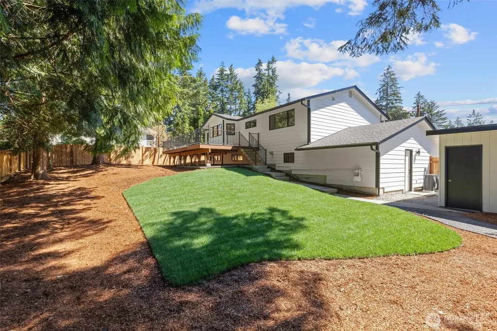6126 189th Place SW Lynnwood WA 98036