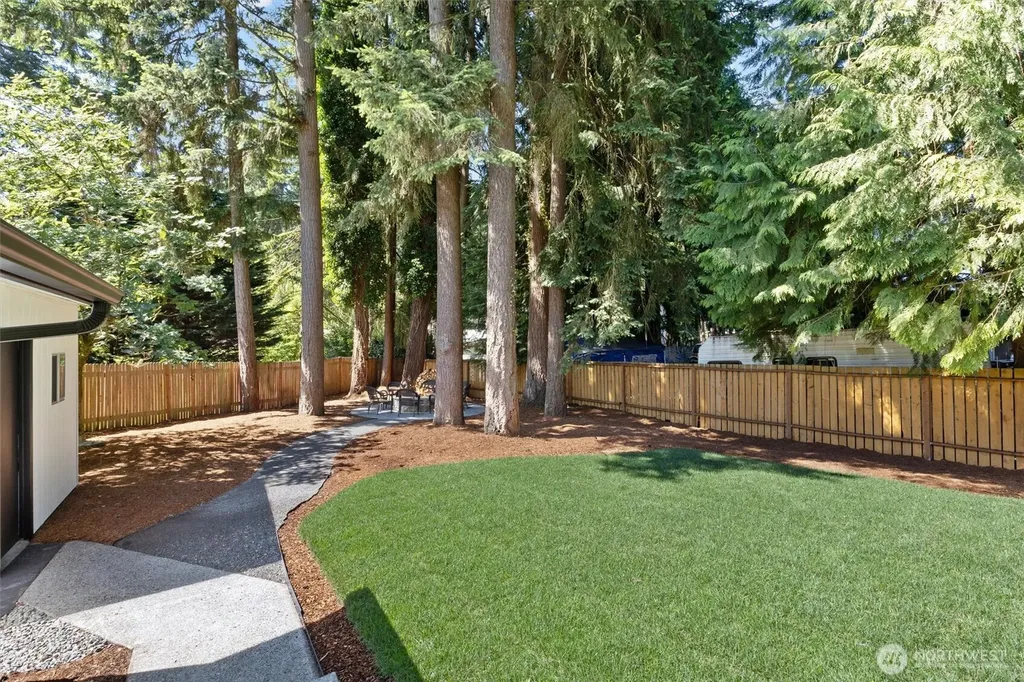 6126 189th Place SW Lynnwood WA 98036